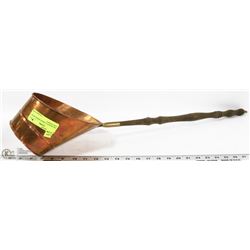 166) ANTIQUE COPPER DIPPER WITH LONG HANDLE