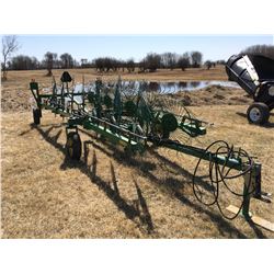 2004 John Deere 704 Wheel Rake
