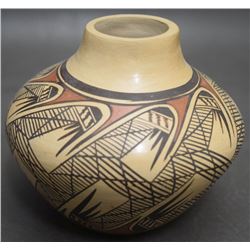 HOPI POTTERY VASE (NAMPEYO)