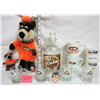 Image 1 : Assorted A&W collectibles - 80 oz Cola jug - 4 different coffee cups - 4 different mini root beer mu