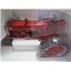 Image 5 : 1/16 Scale IH Farmall 400 Diesel Tractor Toy