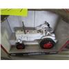Image 2 : 1/16 Scale Farmall Super A White Demonstration 8"x4.5" Die Cast