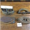 Image 2 : 2 Sad Irons