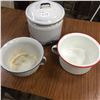 Image 2 : 3 Chamber Pots-Enamelware