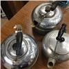 Image 3 : 3 Vintage Kettles