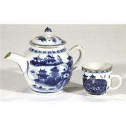 18th century Chinese blue and white teapot,…
