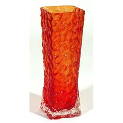 Square based red glass Whitefriars style va…