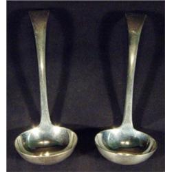 Pair of silver sauce ladles, London, 1900…