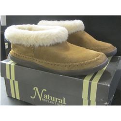 Women's Moccasin Slippers size 8 / chesnut