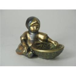 Kisplasztika- Kislány kosárral