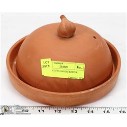 TERRA COTTA GARLIC KEEPER.