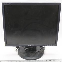 SAMSUNG 17" COMPUTER MONITOR WITH POWER CORD