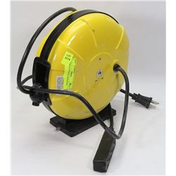 A REEL AUTOMATIC EXTENSION CORD