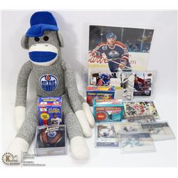 HOCKEY COLLECTORS LOT, INCLUDING 2 WAYNE GRETZKY