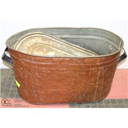 VINTAGE COPPER TUB WITH METAL LID