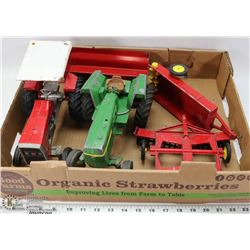 LOT OF VINTAGE FARM TOYS