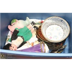 TOTE OF ESTATE COLLECTIBLES