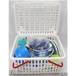 PICNIC BASKET COMES WITH DISHES