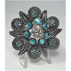 21 - VINTAGE SILVER TONE, CLEAR &