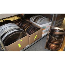 4 BOXES OF ASSORTED SIZE PIZZA PANS
