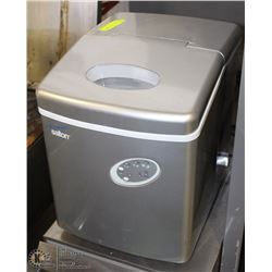 SALTON ICE MAKER 12"X14"X15"