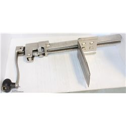 UNIWORLD TABLE MOUNT CAN OPENER, NEW