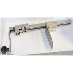 UNIWORLD TABLE MOUNT CAN OPENER, NEW