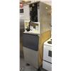 Image 1 : ICE MAKER WITH BIN 23"X33"X78"