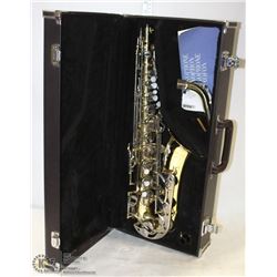 (L) YAMAHA SAXOPHONE ALTO WITH CASE