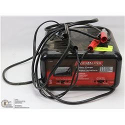 MOTOMASTER BATTERY CHARGER