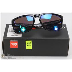 QUICKSILVER RETRO SUNGLASSES ON CHOICE