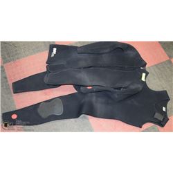 COLD WATER SCUBA DIVING SUITS - SIZE MEDIUM