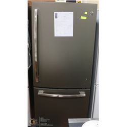 GE 20.9 CUFT BOTTOM FREEZER FRIDGE