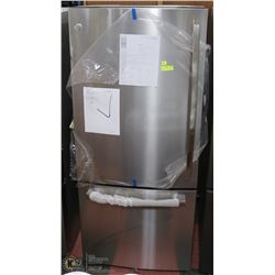 GE 20.9 CUFT BOTTOM FREEZER FRIDGE