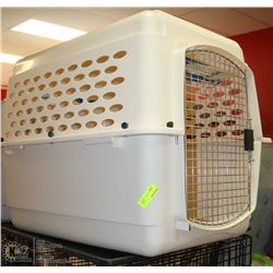 LARGE PLASTIC PET KENNEL
