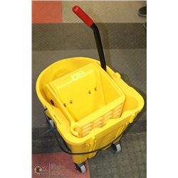RUBBERMAID MOP BUCKET WITH WRINGER