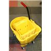 Image 1 : RUBBERMAID MOP BUCKET WITH WRINGER