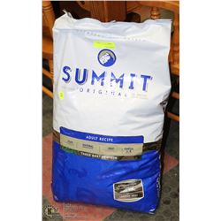 28LB BAG SUMMIT LAMB CHICKEN SALMON DOG FOOD.PETS