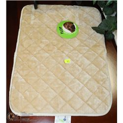 SMALL SLEEPING PAD. PETS