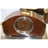 Image 1 : VINTAGE MANTEL CLOCK
