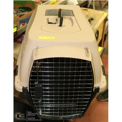 SMALL PLASTIC PET CARRIER