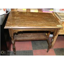 VINTAGE WOOD 33X21X28"T WRITING DESK