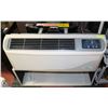 Image 1 : ISLANDAIRE COMMERCIAL WINDOW AIR CONDITIONER/
