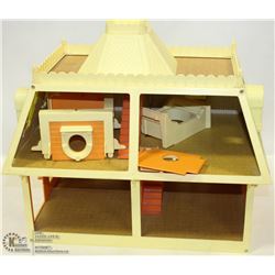 VINTAGE DOLL HOUSE