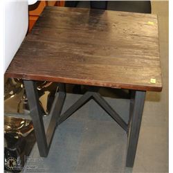 SHOWHOME RUSTIC WOOD STYLE END TABLE