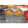 Image 1 : GROUP OF 3 SHOWHOME CHROME BAR STOOLS