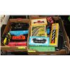 Image 1 : 2 FLATS OF VINTAGE TRAIN TRACK CARS AND MORE