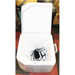 LARGE IGLOO PLUG IN ELECTRIC COOLER 21” X 21” X 17