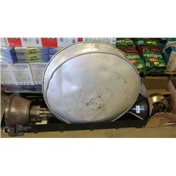 PORTABLE PROPANE HEATER WITH 2 HEAT SHEILDS AND