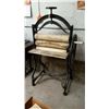 Image 2 : Vintage Laundry Press, Victor Mangle